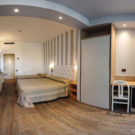 Hotel Derby Exclusive Milano Marittima Esterno foto