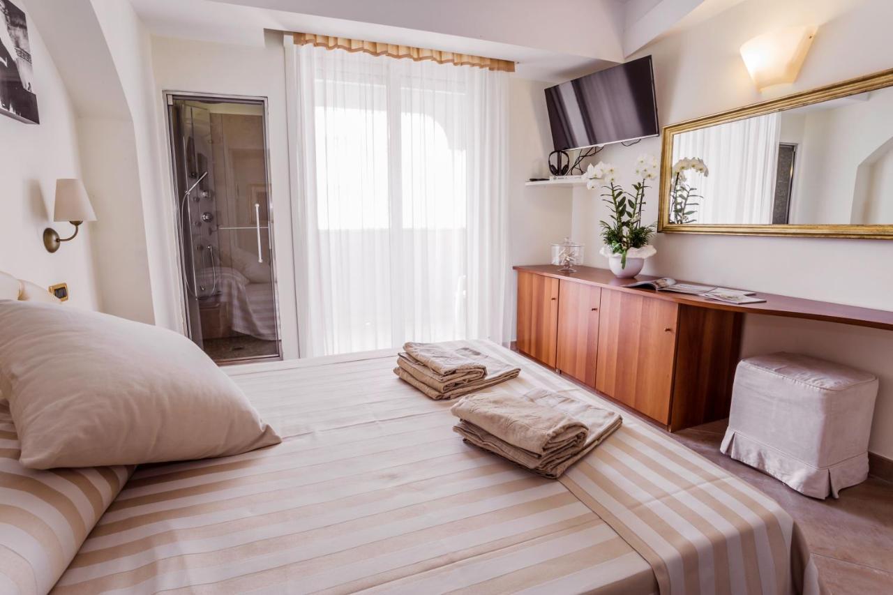 Hotel Derby Exclusive Milano Marittima Esterno foto