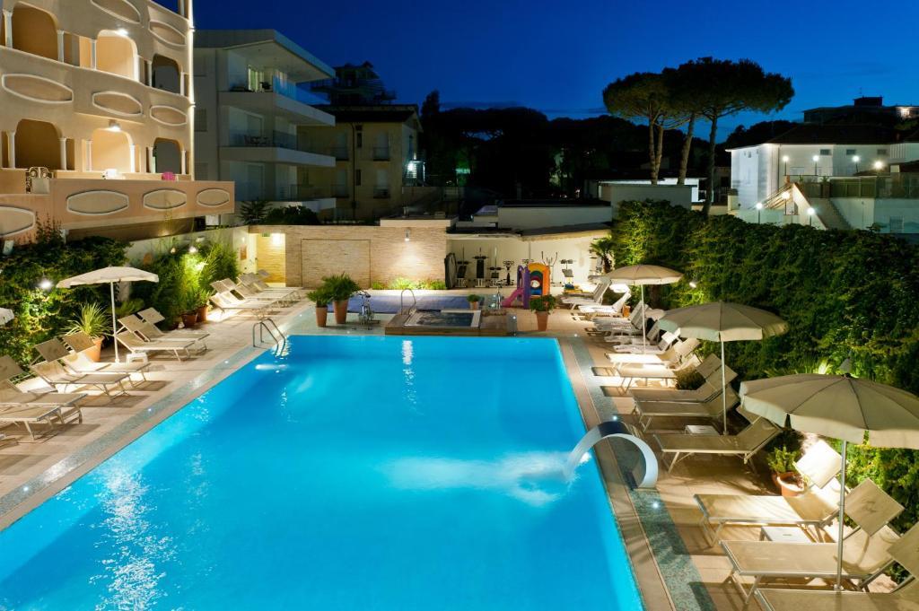 Hotel Derby Exclusive Milano Marittima Esterno foto